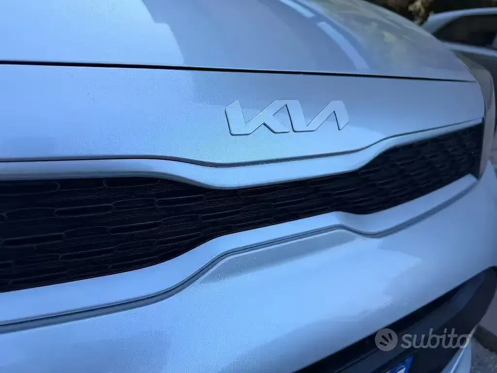 Usata Kia Picanto 65 CV (47 kW) 2022 Argento Utilitaria