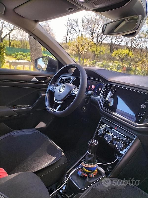 Usata VW T-Roc 116 CV (85 kW) 2019 Grigio SUV