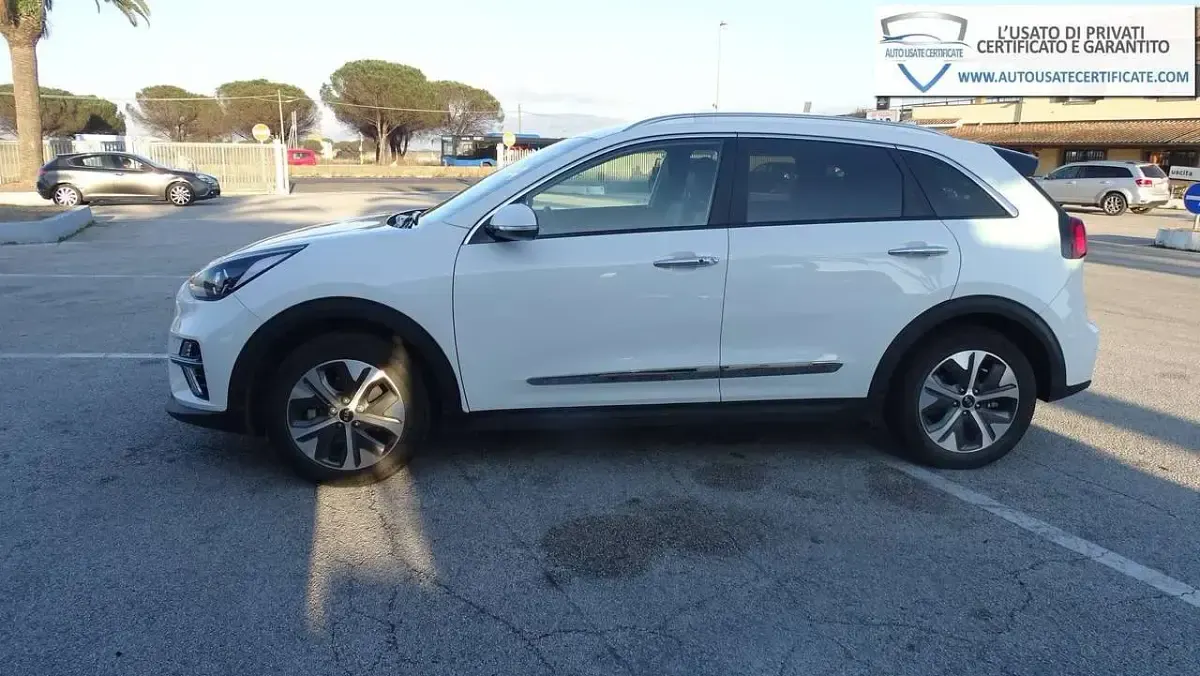 Usata Kia e-Niro Style 100 kW (136 CV) 2021 Bianco SUV