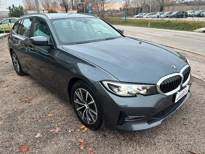 Usata BMW 320 Efficient Dynamics 190 CV (139 kW) 2021 Grigio Station wagon