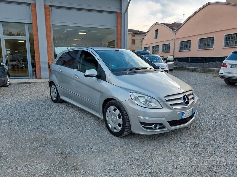 Usata 2010 Mercedes B180 Monovolume | 3500 € (Ottimo prezzo) - Immagine 1/4
