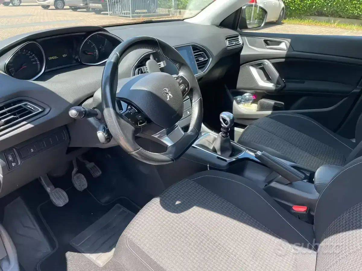 Usata Peugeot 308 131 CV (96 kW) 2019 Berlina