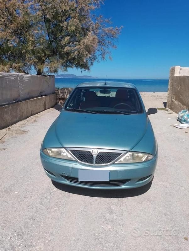 Usata Lancia Ypsilon 60 CV (44 kW) 2001 Utilitaria