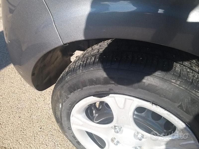 Usado Kia Picanto City 67 CV (49 kW) 2020 Gris Utilitario