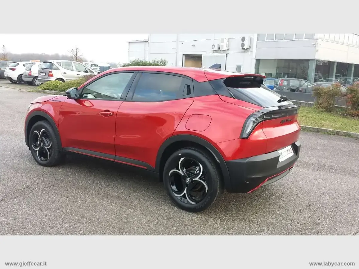 Nuova Alfa Romeo Junior Edizione Speciale 136 CV (100 kW) 2025 Rosso SUV