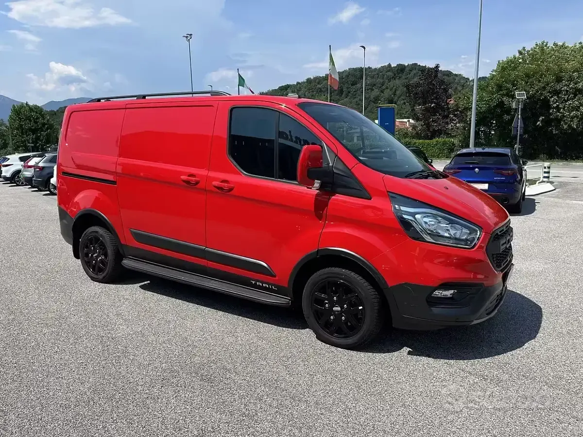 Usata Ford Transit Custom 170 CV (125 kW) 2021 Rosso Furgone