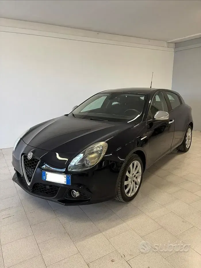 Usata Alfa Romeo Giulietta Super 120 CV (88 kW) 2018 Bluazzurro Utilitaria