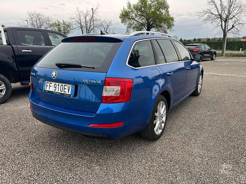 Usata Skoda Octavia Style 110 CV (80 kW) 2016 Blu Utilitaria