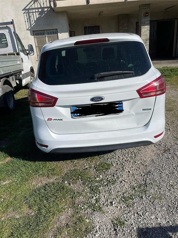 Begagnad Ford B-MAX 100 HK (73 kW) 2016 Minibuss