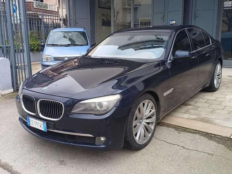 Usata BMW 740 306 CV (225 kW) 2010 Blu/azzurro Berlina