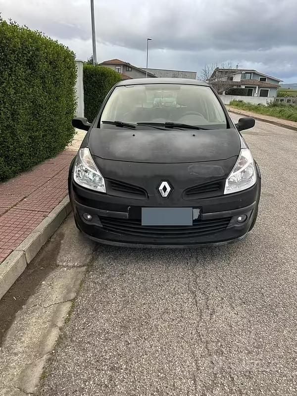 Usata Renault Clio III 85 CV (62 kW) 2006 Nero Berlina
