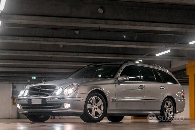 Usata Mercedes E220 Avantgarde 150 CV (110 kW) 2006 Grigio Station wagon