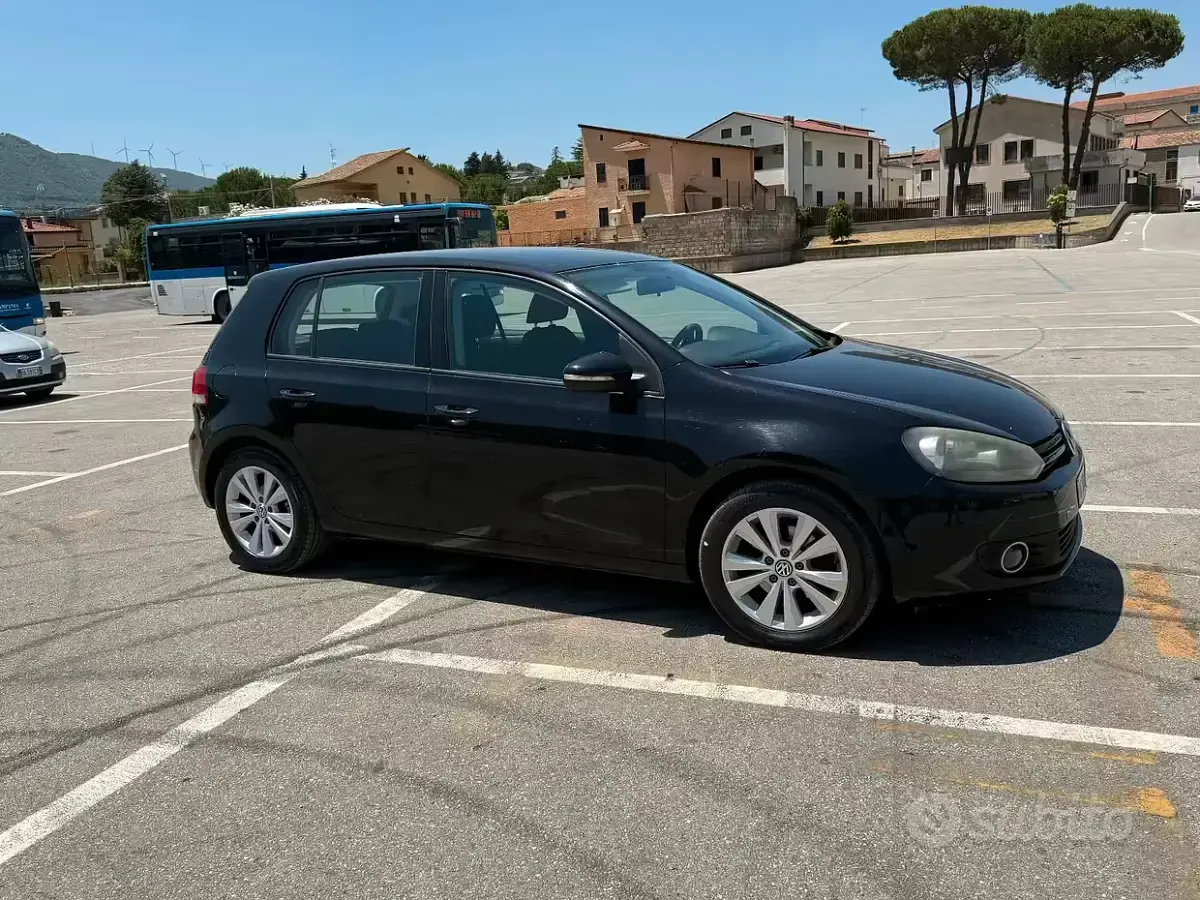 Usata VW Golf VI 105 CV (77 kW) 2010 Nero Utilitaria