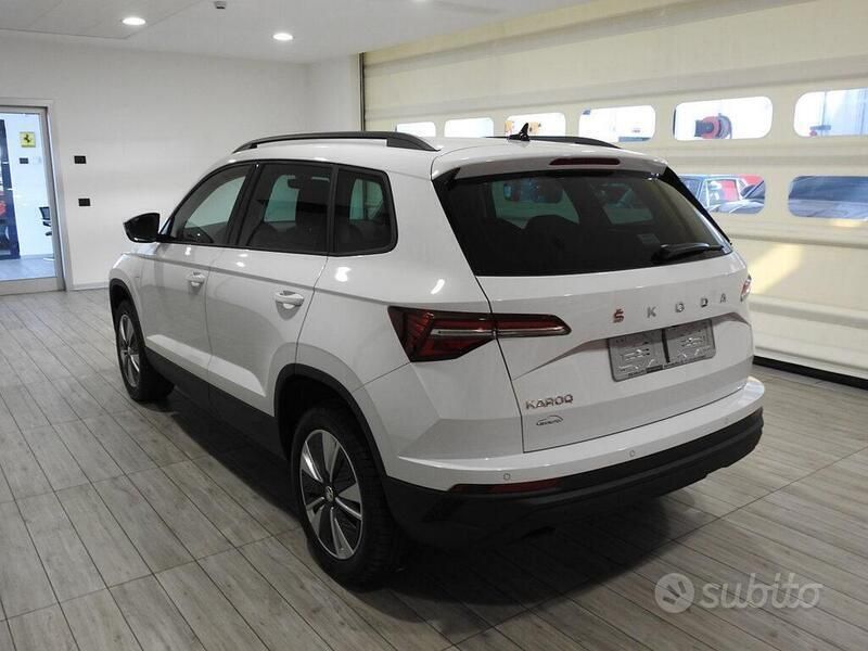 Usata Skoda Karoq Ambition 110 CV (80 kW) 2024 Blu mediterraneo SUV