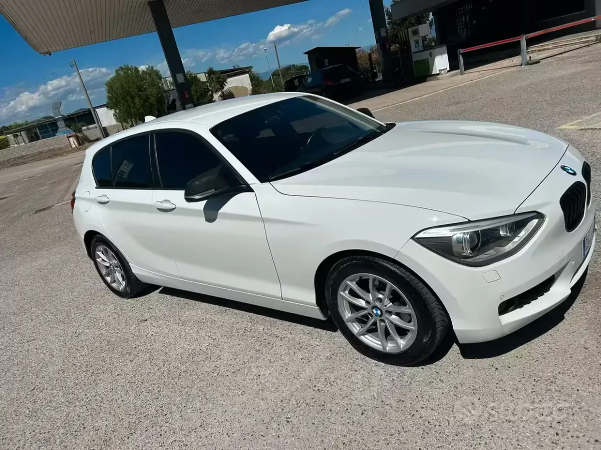 Usata BMW 114 95 CV (69 kW) 2012 Bianco Utilitaria