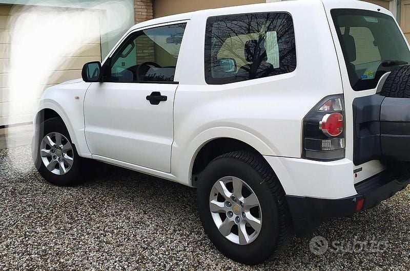 Usata Mitsubishi Pajero 2015 Bianco SUV