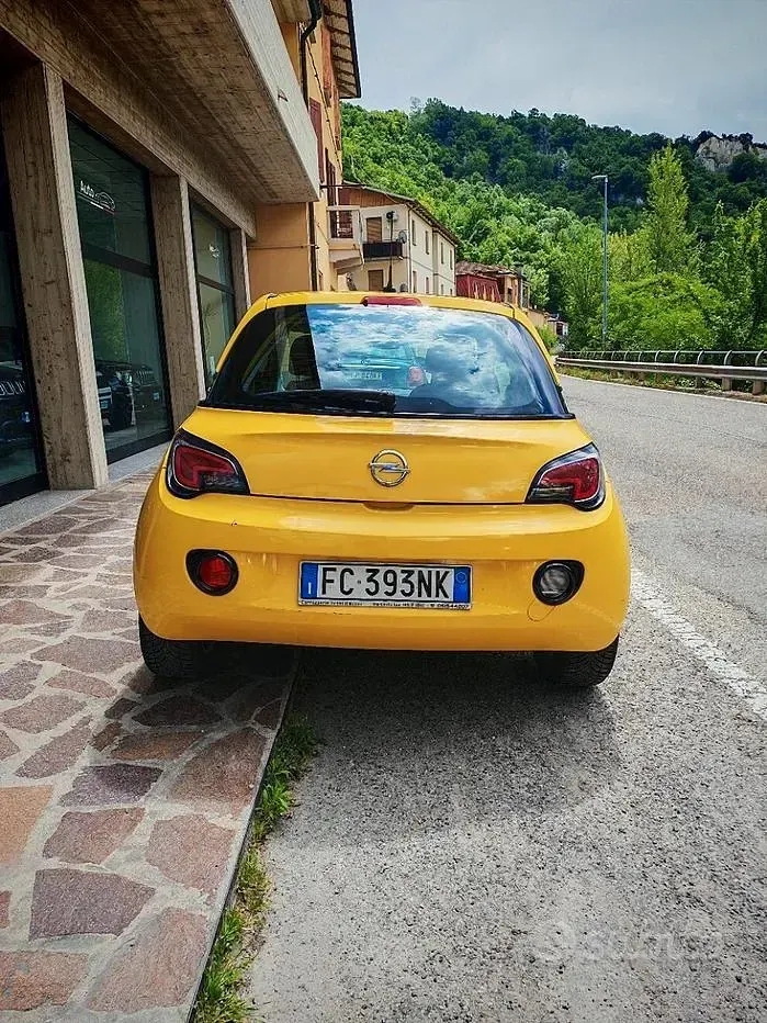 Usata Opel Adam 87 CV (63 kW) 2016 Giallo Utilitaria
