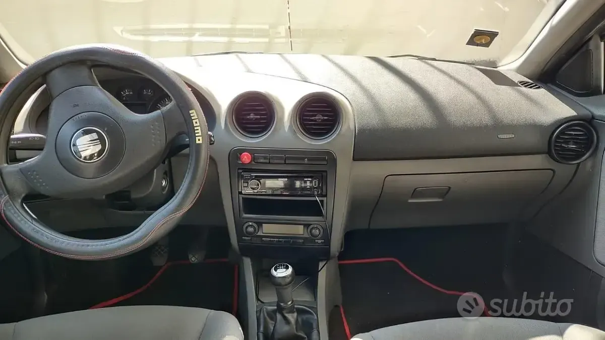 Usata Seat Cordoba 101 CV (74 kW) 2004 Berlina