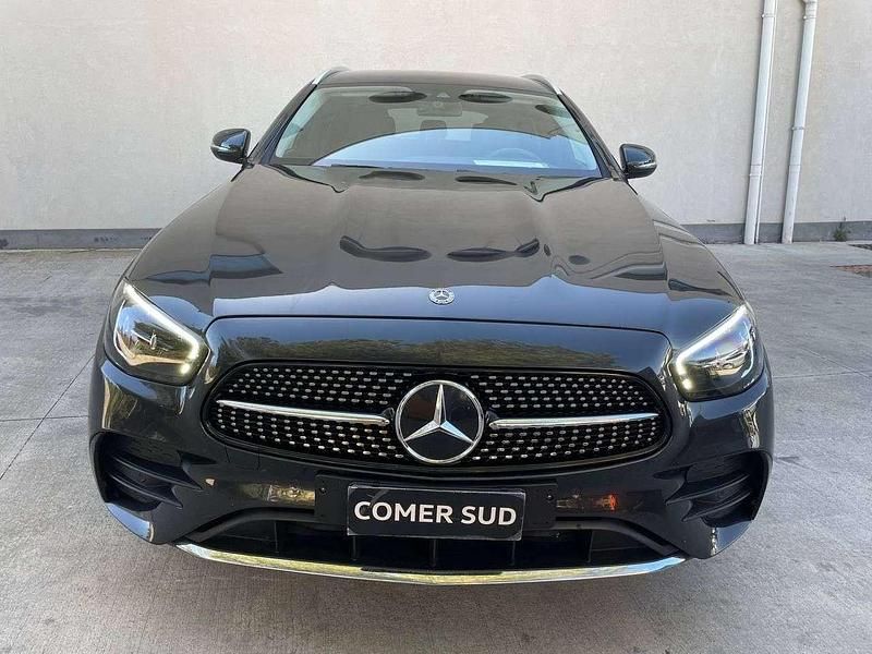 Usata Mercedes E300 Premium 194 CV (142 kW) 2022 Nero met Station wagon