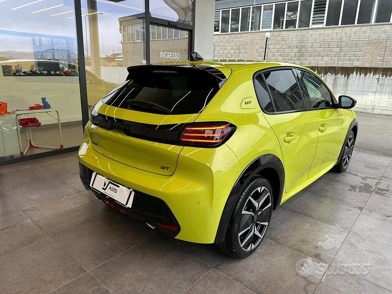 Usata Peugeot 208 GT 101 CV (74 kW) 2024 Giallo agueda Utilitaria