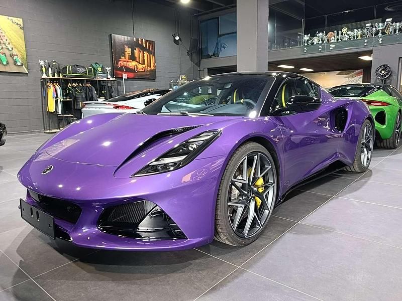 Nuova Lotus Emira 405 CV (297 kW) 2026 Purple haze Coupé