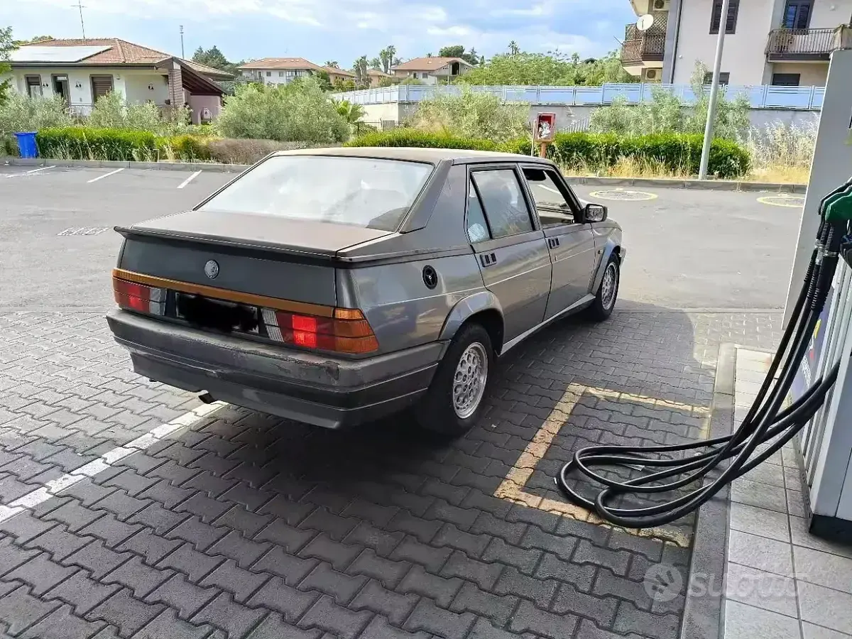 Usata Alfa Romeo 75 148 CV (108 kW) 1987 Berlina