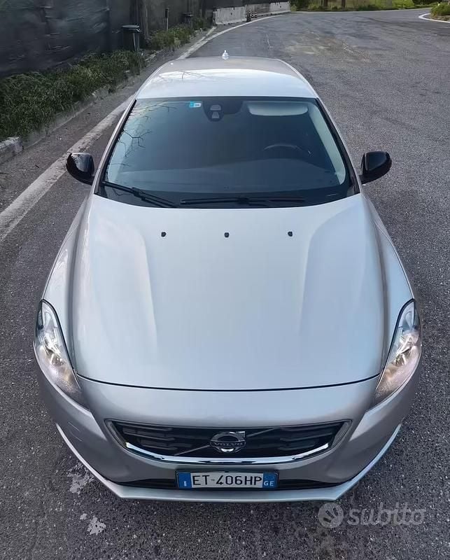 Usata Volvo V40 115 CV (84 kW) 2013 Grigio Berlina