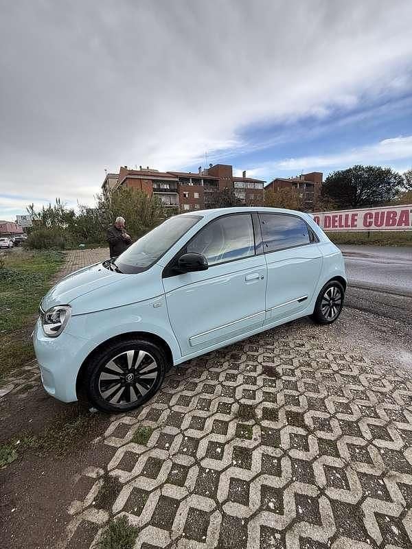 Usata Renault Twingo Techno 30 kW (42 CV) 2023 Blu/azzurro Utilitaria