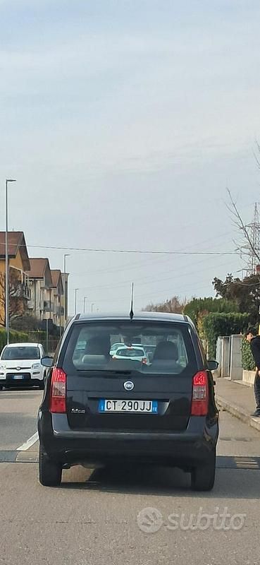 Usata Fiat Idea 90 CV (66 kW) 2005 Nero Monovolume