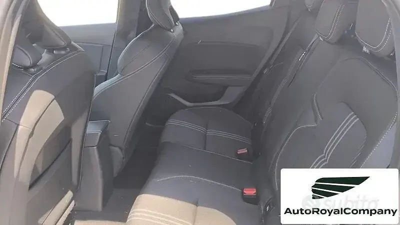 Usata Renault Clio V Techno 140 CV (102 kW) 2023 Grigio Berlina