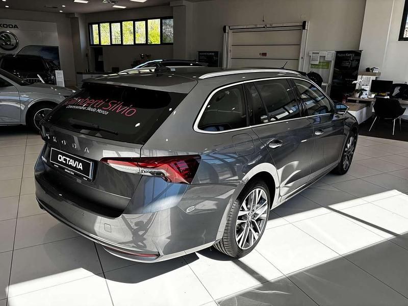 Nuova Skoda Octavia Style 150 CV (110 kW) 2025 Grigio grafite metallizzato Station wagon