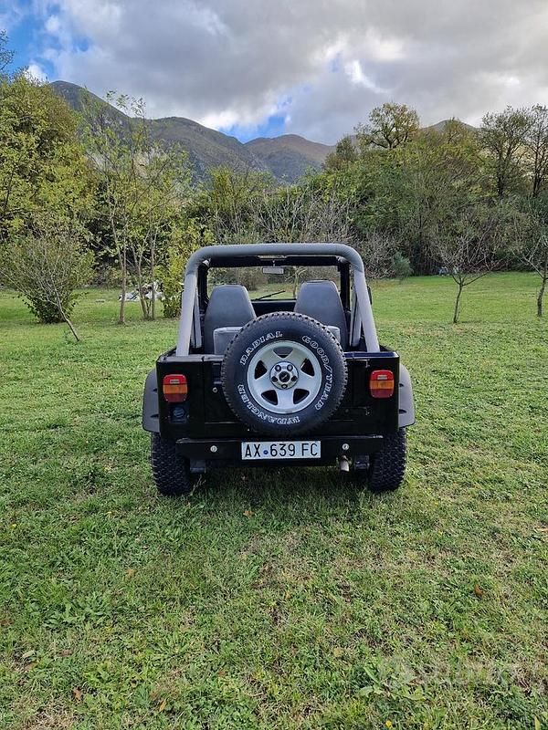 Usata Jeep Wrangler 1991 Nero SUV