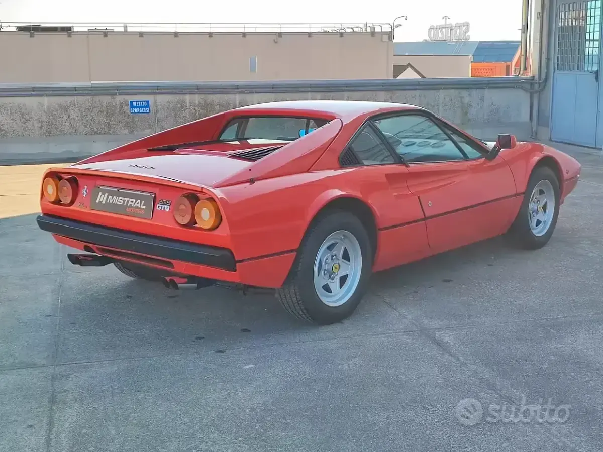 Usata Ferrari 208 155 CV (114 kW) 1982 Rosso Coupé