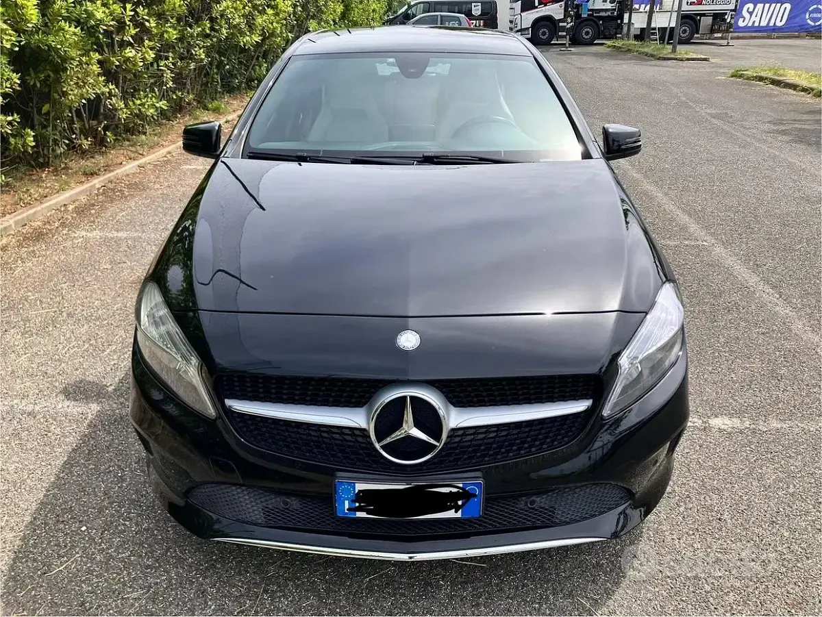 Usata Mercedes A200 136 CV (100 kW) 2015 Nero Utilitaria