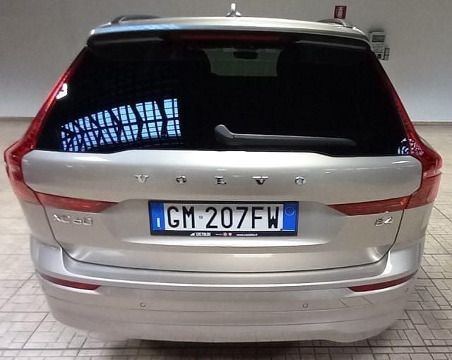 Usado Volvo XC60 Core 197 CV (144 kW) 2023 Gris SUV