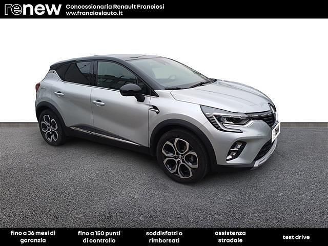 Usata Renault Captur Intens 101 CV (74 kW) 2023 Grigio chiaro SUV