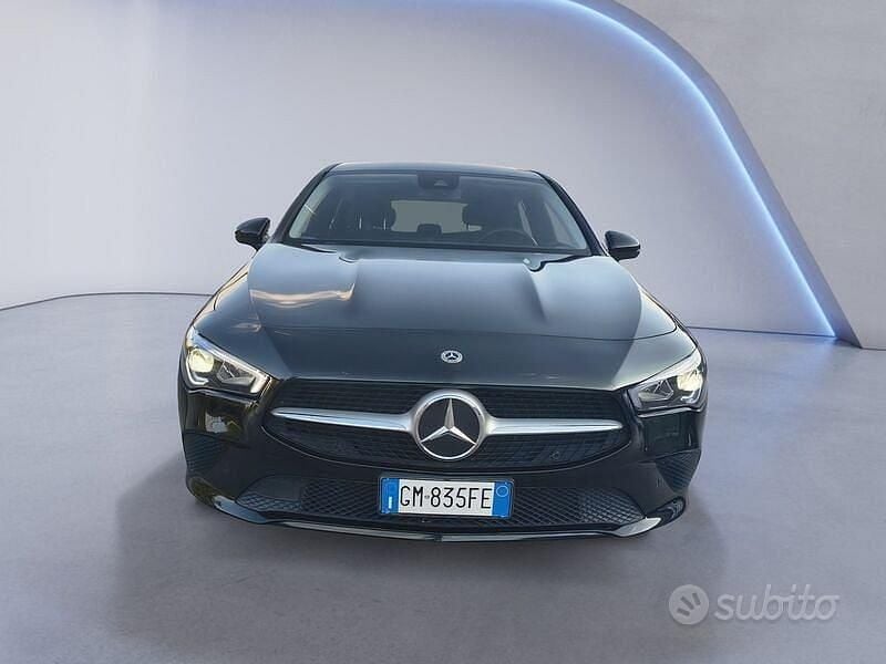 Usata Mercedes CLA200 Business 150 CV (110 kW) 2022 Nero Station wagon