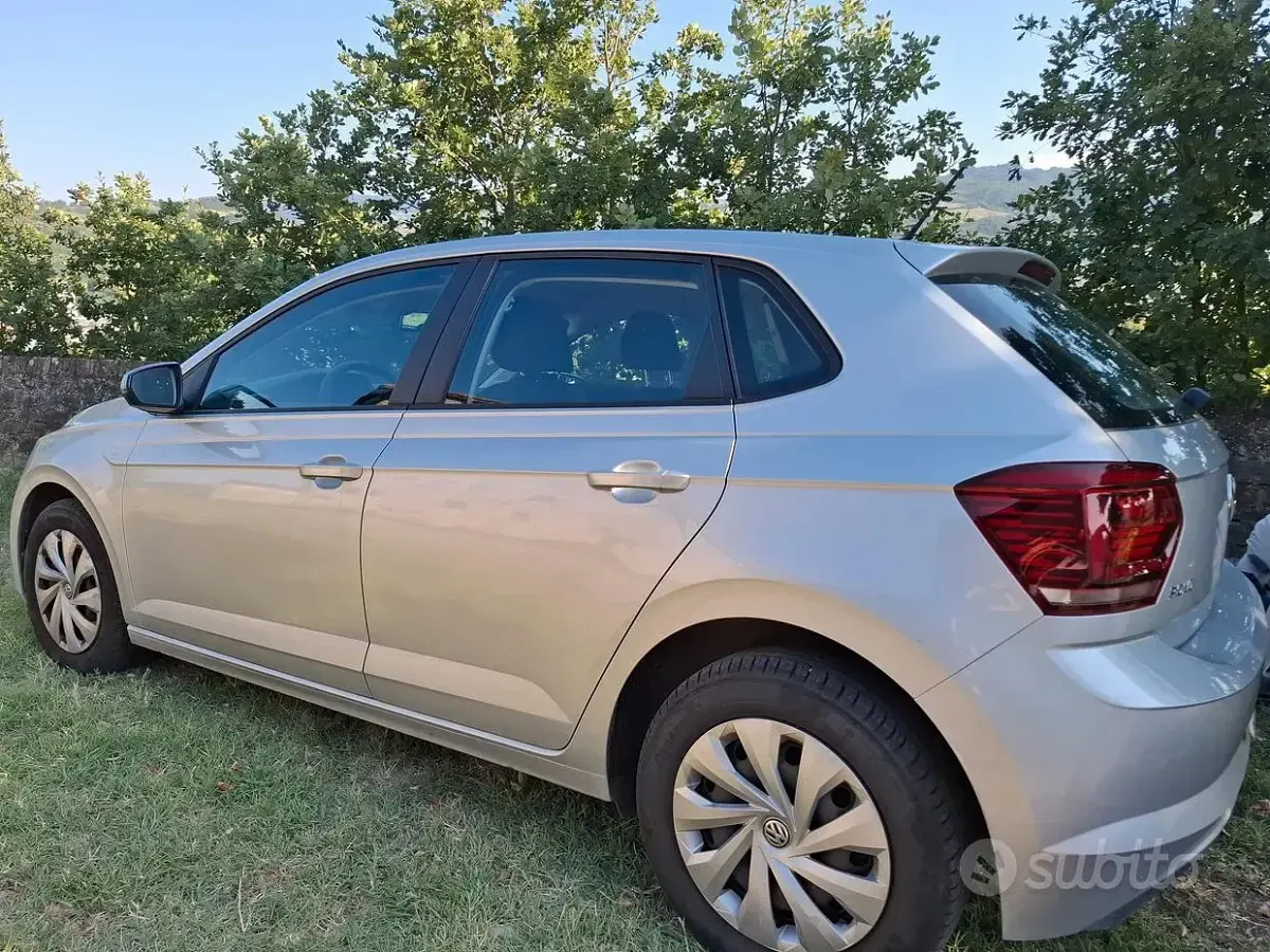 Usata VW Polo Trendline 65 CV (47 kW) 2018 Grigio Utilitaria
