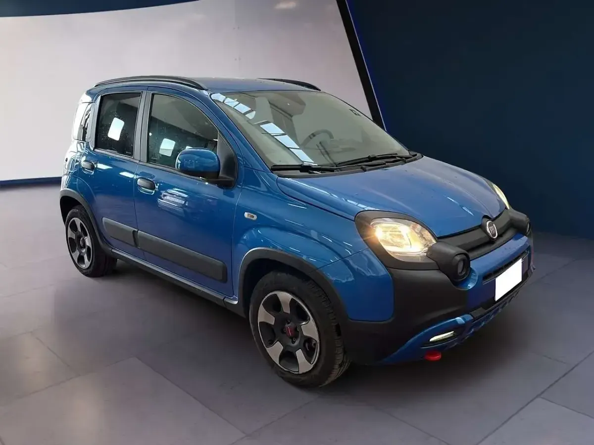 Usata Fiat Panda Cross Cross 69 CV (50 kW) 2023 Blu/azzurro Utilitaria