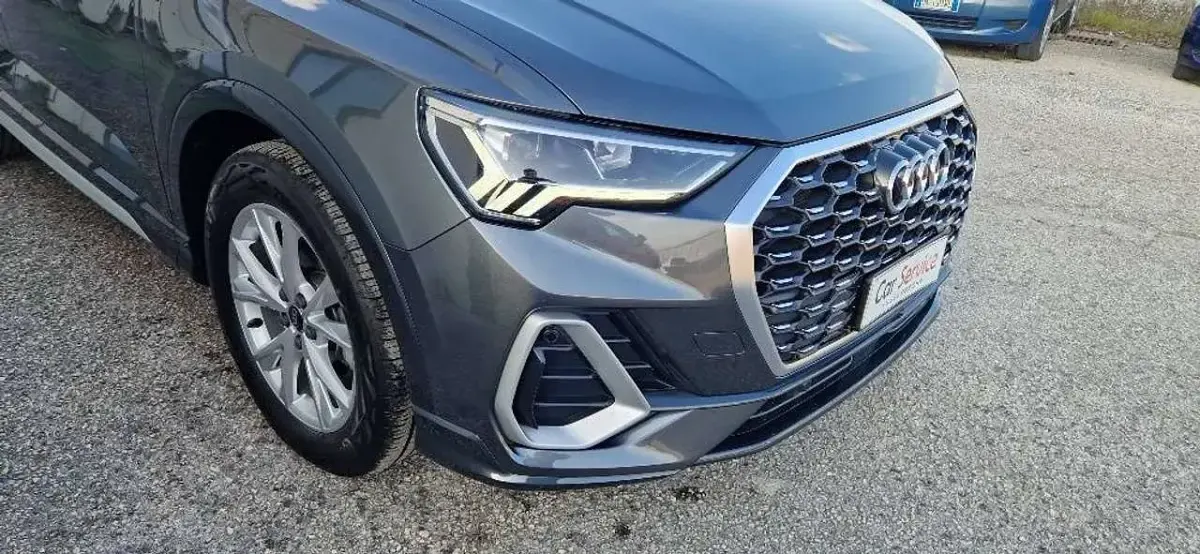 Usata Audi Q3 Sportback S-Line 150 CV (110 kW) 2024 Grigio SUV