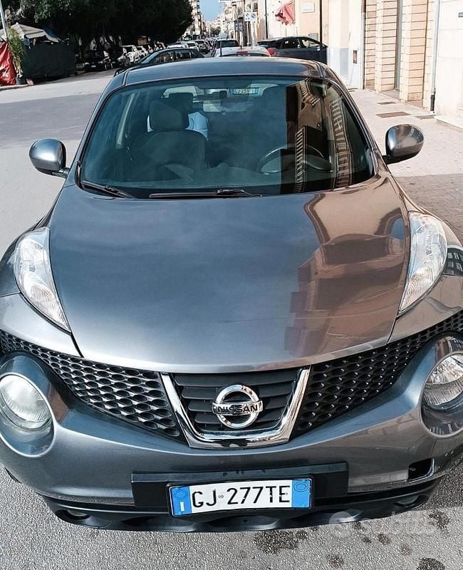 Usata Nissan Juke 110 CV (80 kW) 2014 Grigio SUV
