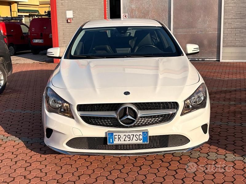 Bianco Usata 2018 Mercedes CLA180 Shooting Brake Station wagon | 15.600 € (Ottimo prezzo) - Immagine 1/4
