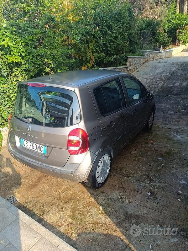 Usata 2009 Renault Modus Monovolume | 1250 € - Immagine 1/4