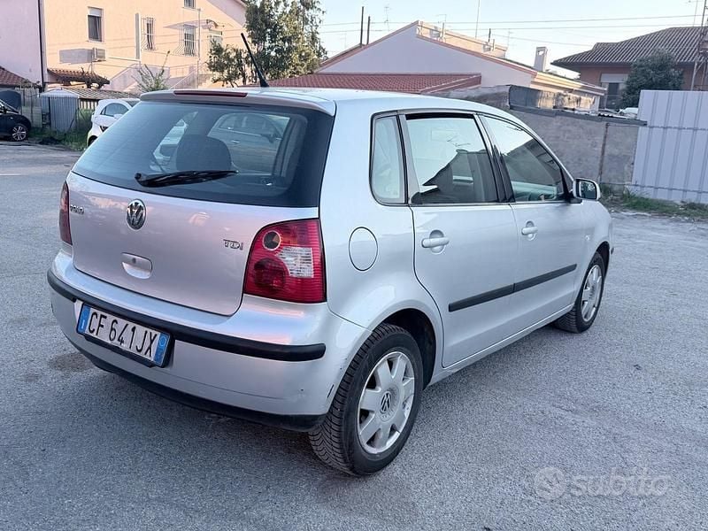 Usata VW Polo Comfortline 74 CV (54 kW) 2003 Grigio Berlina