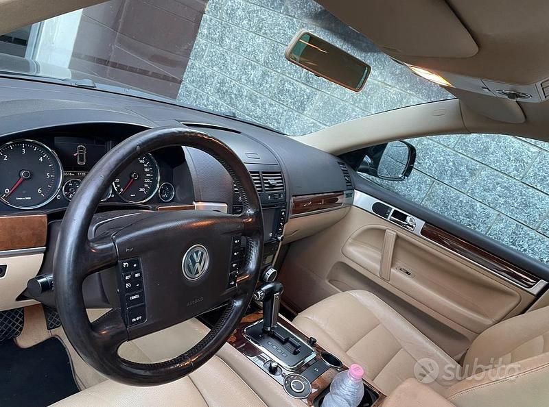 Usata VW Touareg 224 CV (164 kW) 2007 Nero SUV