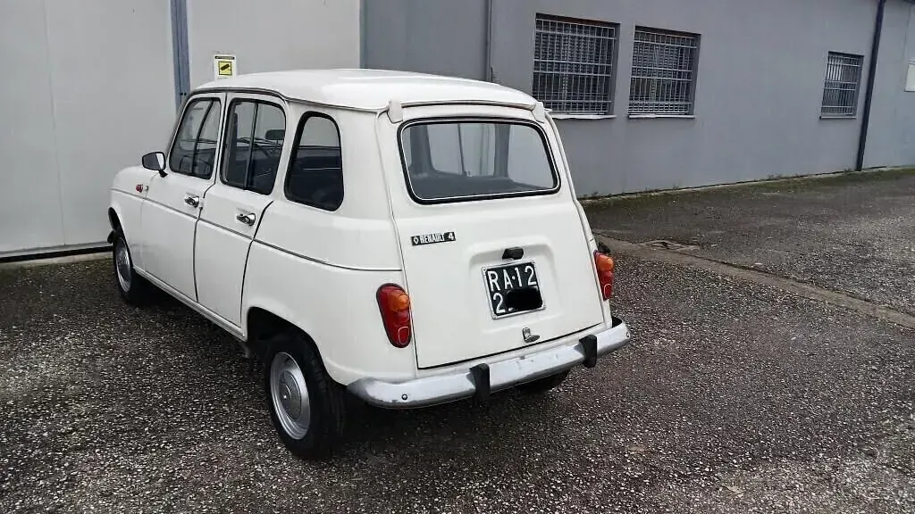 Usata Renault R4 25 CV (18 kW) 1968 Bianco Station wagon