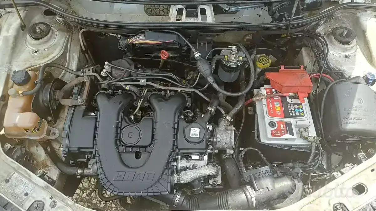 Usata Fiat Punto 60 CV (44 kW) 2001 Bianco Utilitaria
