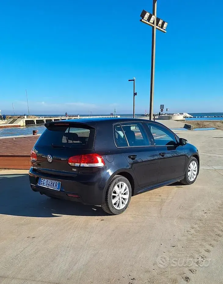 Usata VW Golf VI 105 CV (77 kW) 2011 Nero Utilitaria