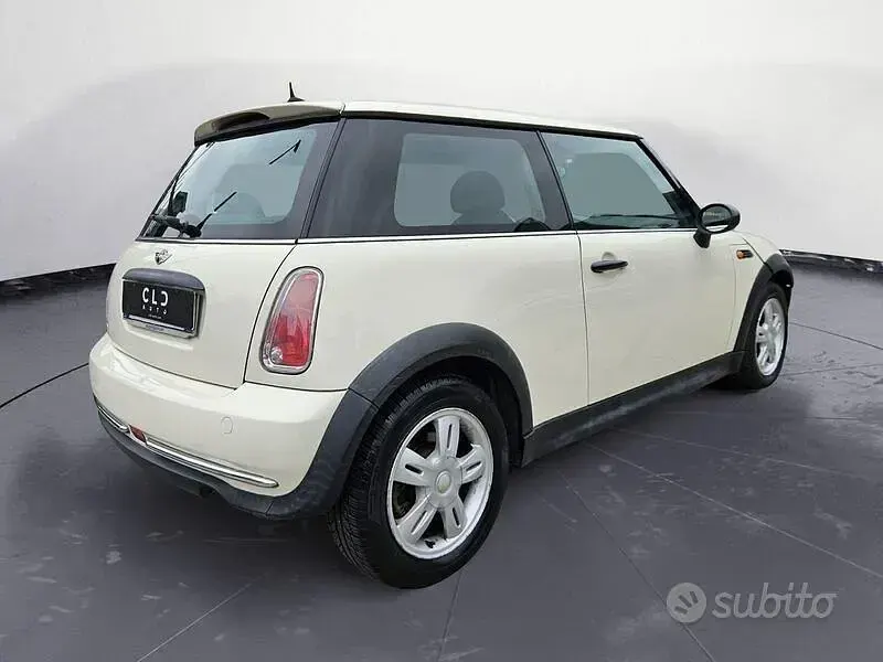 Usata Mini One D 88 CV (64 kW) 2006 Beige Utilitaria