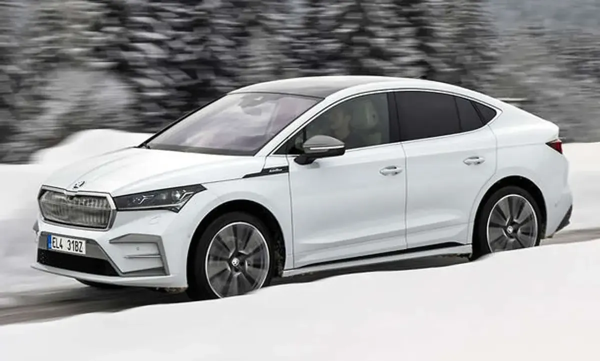 Nuova Skoda Enyaq iV Selection 77 kW (105 CV) 2026 Argento SUV